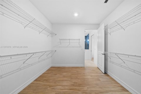 Villa ou maison à vendre à Oakland Park, Floride: 3 chambres, 238.57 m2 № 2053128 - photo 18