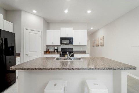 House in Tampa, Florida 3 bedrooms, 143.07 sq.m. № 1844459 - photo 8