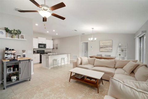 House in Tampa, Florida 3 bedrooms, 143.07 sq.m. № 1844459 - photo 14