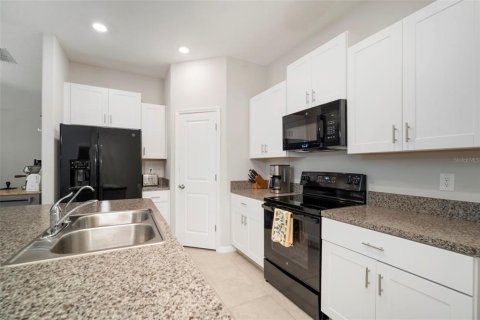 House in Tampa, Florida 3 bedrooms, 143.07 sq.m. № 1844459 - photo 10