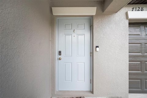 House in Tampa, Florida 3 bedrooms, 143.07 sq.m. № 1844459 - photo 5