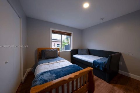 Casa en venta en Homestead, Florida, 4 dormitorios, 157.19 m2 № 1939580 - foto 9