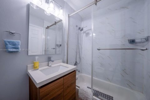 Casa en venta en Homestead, Florida, 4 dormitorios, 157.19 m2 № 1939580 - foto 10