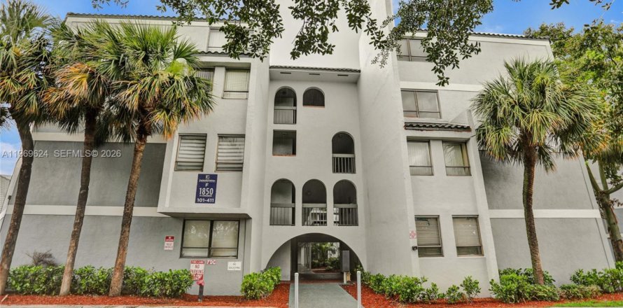 Condominio en West Palm Beach, Florida, 1 dormitorio  № 2030360