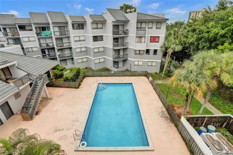 Condominio en alquiler en West Palm Beach, Florida, 1 dormitorio, 66.89 m2 № 2030360 - foto 6