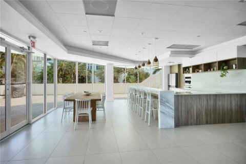 Купить кондоминиум в Майами-Бич, Флорида 3 спальни, 109.62м2, № 2012653 - фото 3