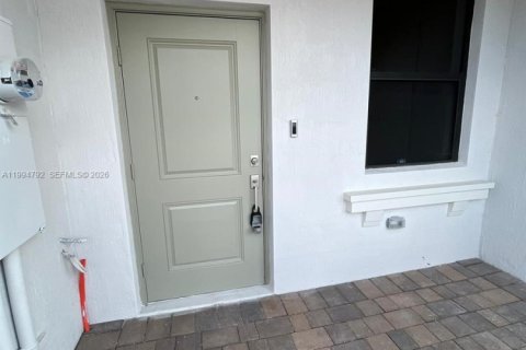 Купить таунхаус в Хомстед, Флорида 3 спальни, 157.66м2, № 2062784 - фото 4