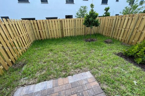 Купить таунхаус в Хомстед, Флорида 3 спальни, 157.66м2, № 2062784 - фото 8