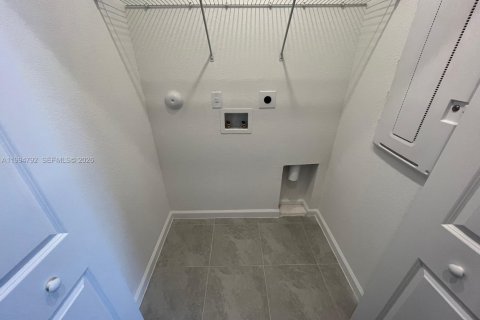 Купить таунхаус в Хомстед, Флорида 3 спальни, 157.66м2, № 2062784 - фото 17