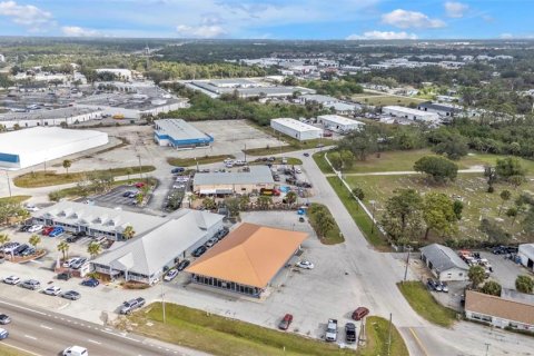Propiedad comercial en alquiler en Punta Gorda, Florida, 557.41 m2 № 1733699 - foto 25