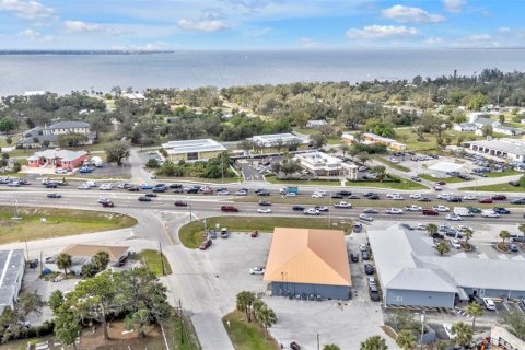 Propiedad comercial en alquiler en Punta Gorda, Florida, 557.41 m2 № 1733699 - foto 14