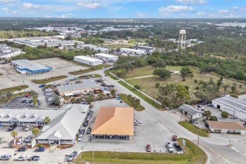 Propiedad comercial en alquiler en Punta Gorda, Florida, 557.41 m2 № 1733699 - foto 6