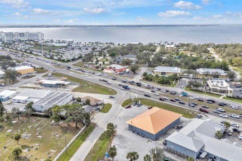 Propiedad comercial en alquiler en Punta Gorda, Florida, 557.41 m2 № 1733699 - foto 11