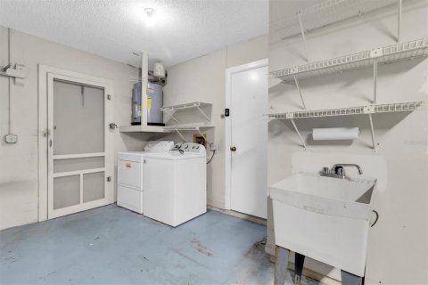 Casa en venta en New Port Richey, Florida, 2 dormitorios, 140.75 m2 № 1904023 - foto 24