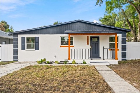 Villa ou maison à Tampa, Floride 3 chambres, 160.54 m2 № 2147977