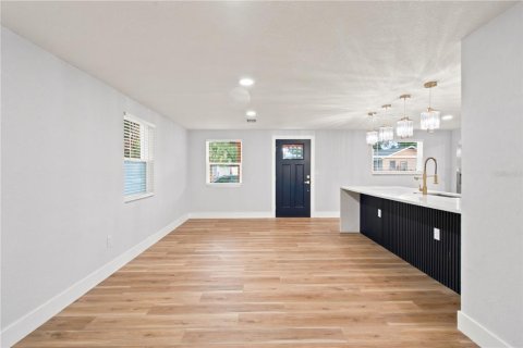 Villa ou maison à vendre à Tampa, Floride: 3 chambres, 160.54 m2 № 2147977 - photo 13
