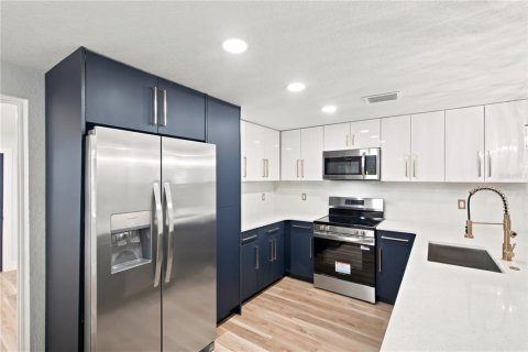 Villa ou maison à vendre à Tampa, Floride: 3 chambres, 160.54 m2 № 2147977 - photo 10