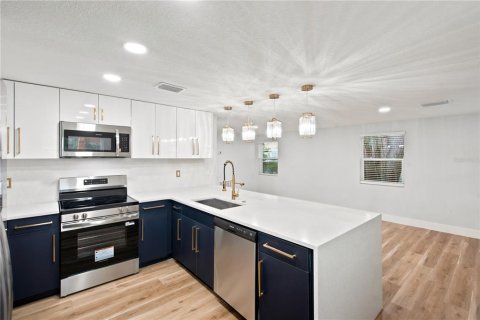 Villa ou maison à vendre à Tampa, Floride: 3 chambres, 160.54 m2 № 2147977 - photo 12