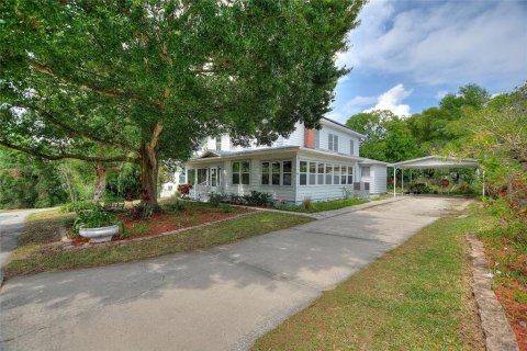 House in Lakeland, Florida 5 bedrooms, 313.82 sq.m. № 1680546 - photo 1
