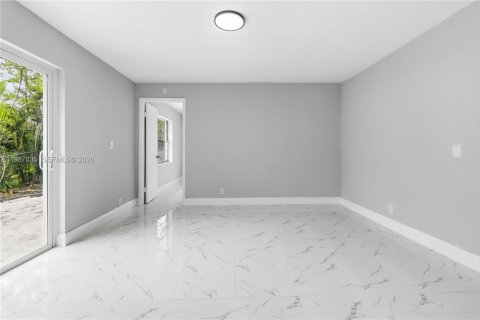 House in North Lauderdale, Florida 3 bedrooms, 133.59 sq.m. № 2050745 - photo 19