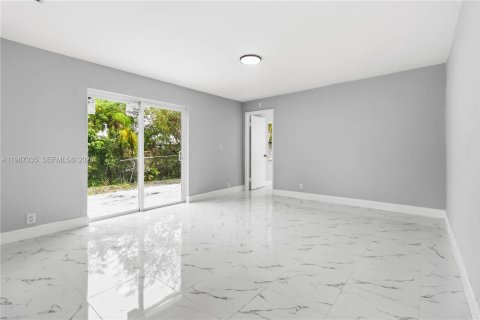 House in North Lauderdale, Florida 3 bedrooms, 133.59 sq.m. № 2050745 - photo 18