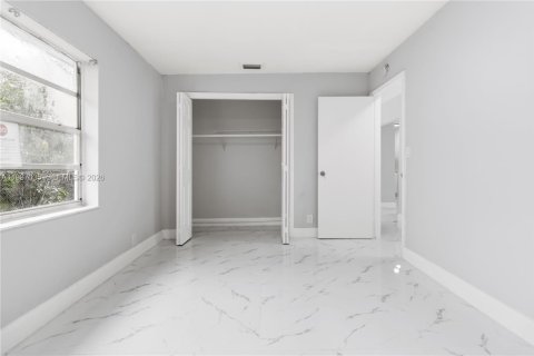 House in North Lauderdale, Florida 3 bedrooms, 133.59 sq.m. № 2050745 - photo 17