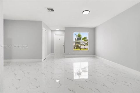 House in North Lauderdale, Florida 3 bedrooms, 133.59 sq.m. № 2050745 - photo 5