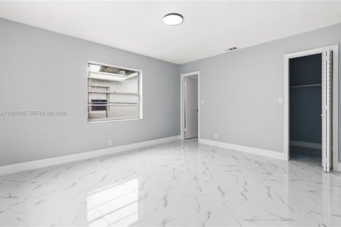 House in North Lauderdale, Florida 3 bedrooms, 133.59 sq.m. № 2050745 - photo 20