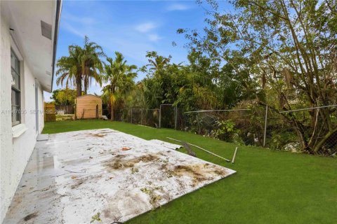 House in North Lauderdale, Florida 3 bedrooms, 133.59 sq.m. № 2050745 - photo 29