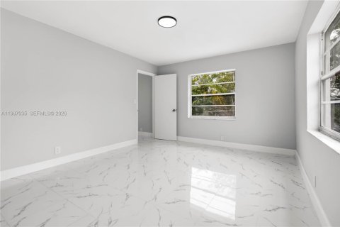 House in North Lauderdale, Florida 3 bedrooms, 133.59 sq.m. № 2050745 - photo 23