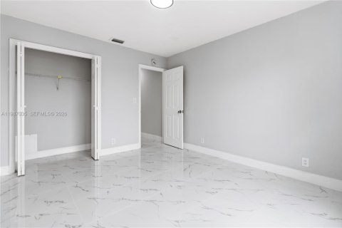 House in North Lauderdale, Florida 3 bedrooms, 133.59 sq.m. № 2050745 - photo 13