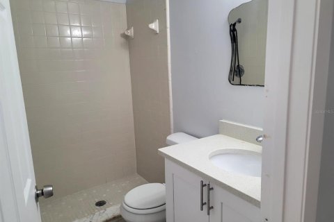 Villa ou maison à louer à Kissimmee, Floride: 2 chambres, 80.27 m2 № 2353446 - photo 10