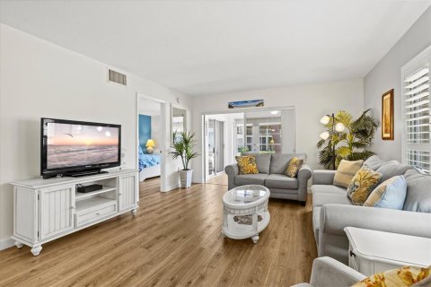 Condo in Venice, Florida, 2 bedrooms № 2094571 - photo 18