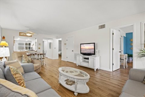 Condo in Venice, Florida, 2 bedrooms № 2094571 - photo 21