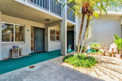 Condo in Venice, Florida, 2 bedrooms № 2094571 - photo 2