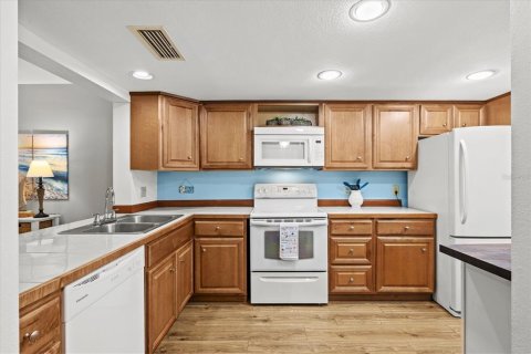 Condo in Venice, Florida, 2 bedrooms № 2094571 - photo 12