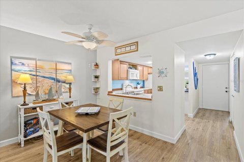 Condo in Venice, Florida, 2 bedrooms № 2094571 - photo 7