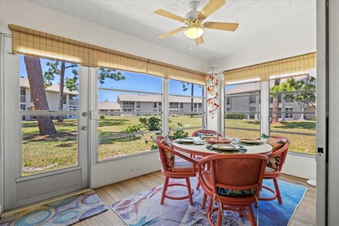 Condo in Venice, Florida, 2 bedrooms № 2094571 - photo 23