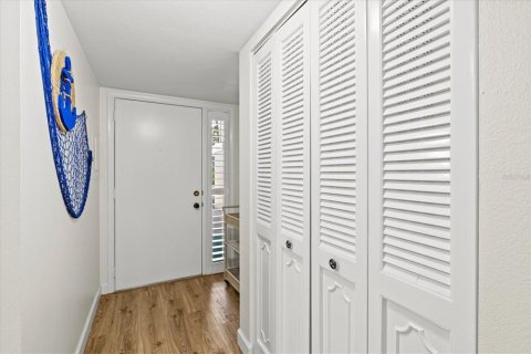 Condo in Venice, Florida, 2 bedrooms № 2094571 - photo 22