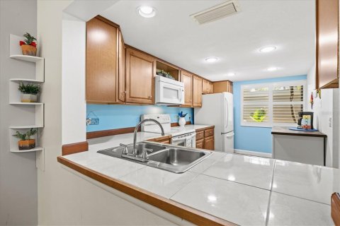Condo in Venice, Florida, 2 bedrooms № 2094571 - photo 9