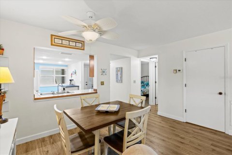 Condo in Venice, Florida, 2 bedrooms № 2094571 - photo 8