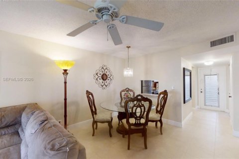 Condo in Sunrise, Florida, 2 bedrooms  № 2004736 - photo 12