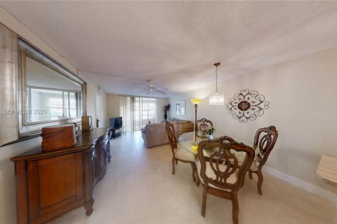 Condo in Sunrise, Florida, 2 bedrooms  № 2004736