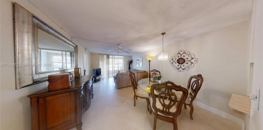 Condo in Sunrise, Florida, 2 bedrooms  № 2004736