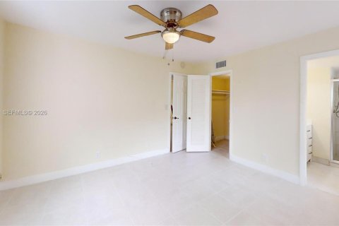 Condo in Sunrise, Florida, 2 bedrooms  № 2004736 - photo 25