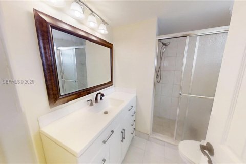 Condo in Sunrise, Florida, 2 bedrooms  № 2004736 - photo 15
