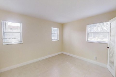 Condo in Sunrise, Florida, 2 bedrooms  № 2004736 - photo 14
