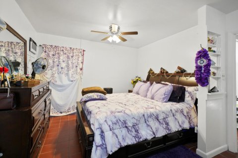 Commercial property in Fort Lauderdale, Florida 213.4 sq.m. № 2147123 - photo 20
