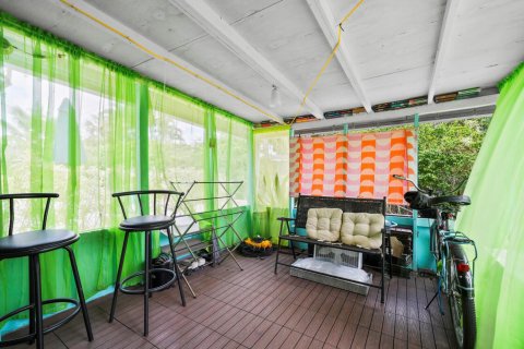 Commercial property in Fort Lauderdale, Florida 213.4 sq.m. № 2147123 - photo 26