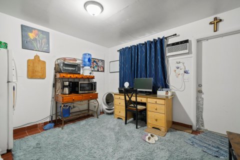 Commercial property in Fort Lauderdale, Florida 213.4 sq.m. № 2147123 - photo 24